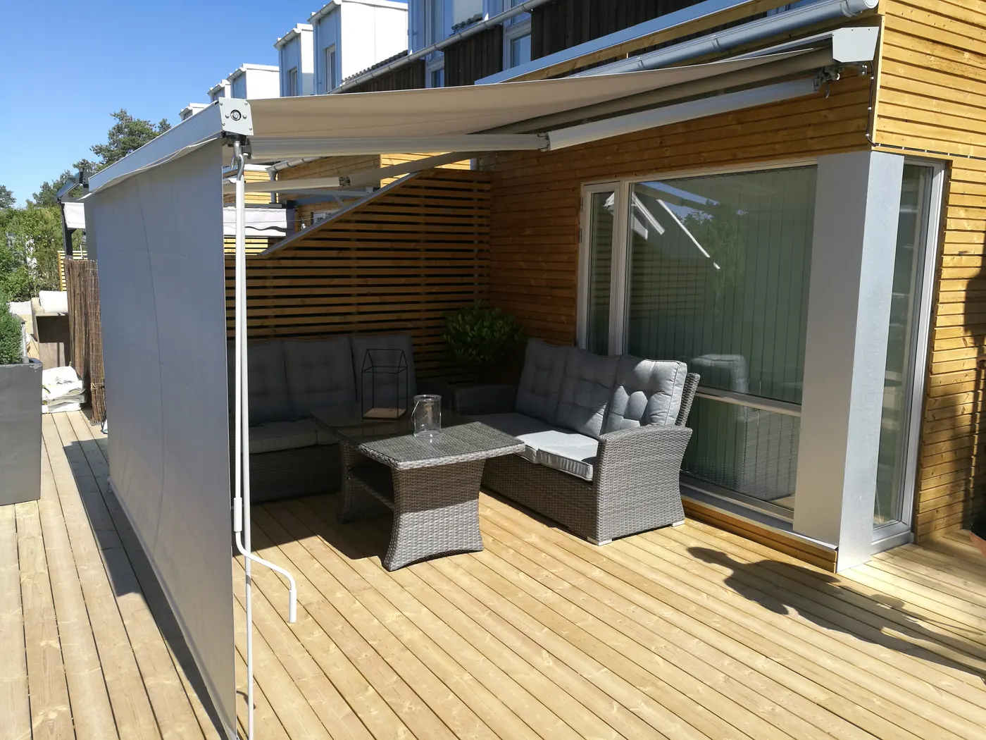 Terrassemarkise med nedsenkbar front fra REX
